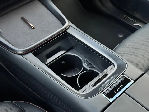 Lynk & Co 08 1.5 PHEV More