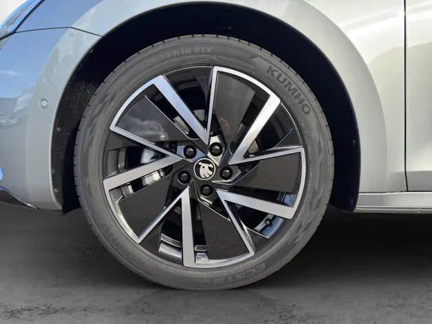 SKODA Octavia Combi 2.0 TSI DSG Dynamic 4x4