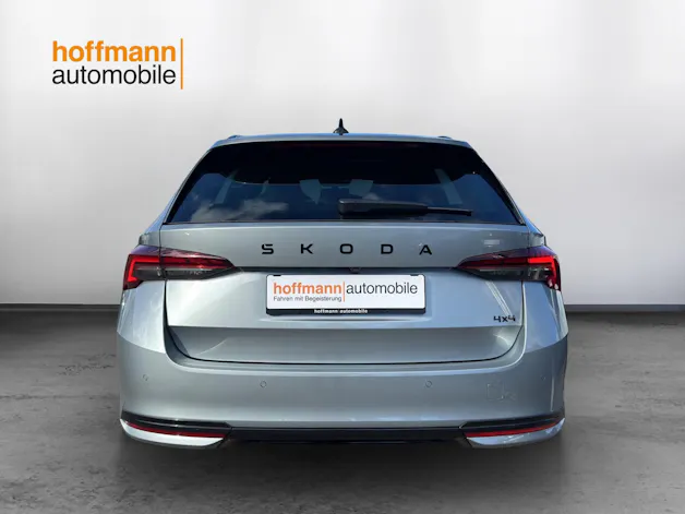 SKODA Octavia Combi 2.0 TSI DSG Dynamic 4x4