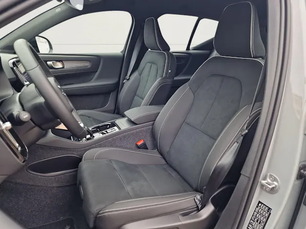 Volvo XC40 2.0 B4 MH Plus Dark