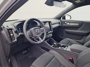 Volvo XC40 2.0 B4 MH Plus Dark