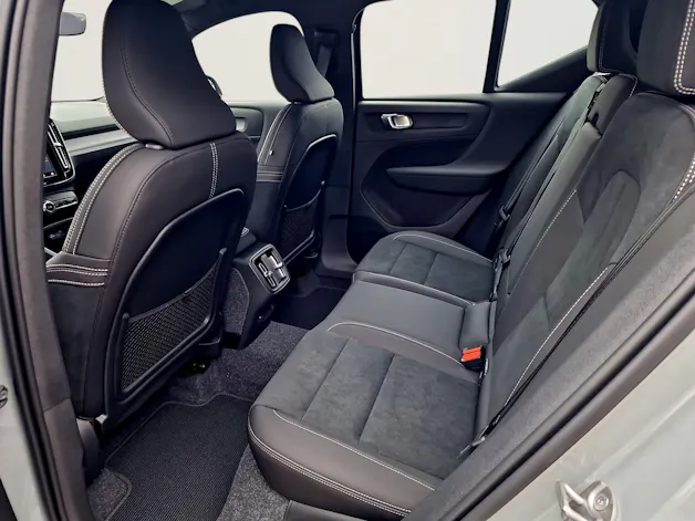 Volvo XC40 2.0 B4 MH Plus Dark