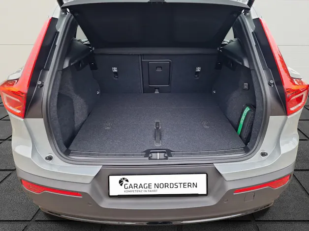 Volvo XC40 2.0 B4 MH Plus Dark
