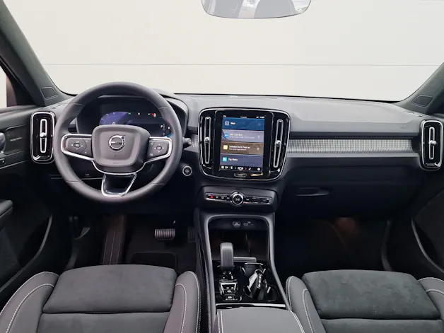 Volvo XC40 2.0 B4 MH Plus Dark