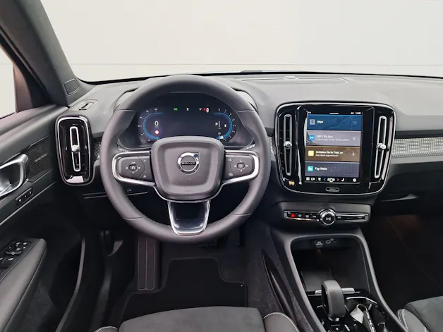 Volvo XC40 2.0 B4 MH Plus Dark