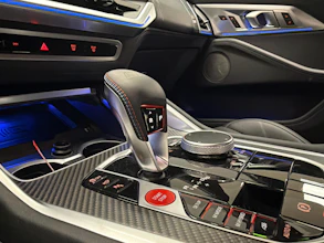 https://vehicle.imgix.net/4232263/b22213a3-87a7-4558-80e3-093ec7b1fad5.jpg