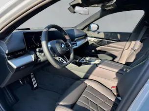 BMW 520d  M Sport xDrive Touring G61 (CH) AHK 📍