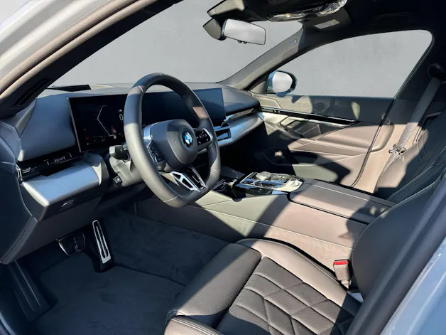 BMW 520d M Sport xDrive Touring G61 (CH) AHK 📍