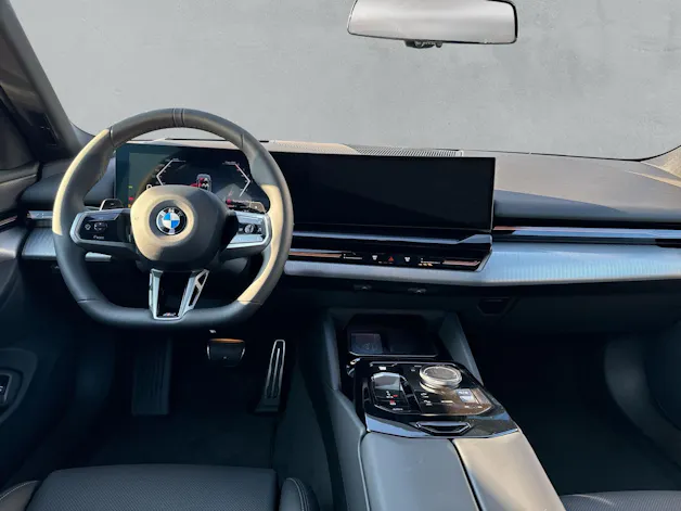 BMW 520d  M Sport xDrive Touring G61 (CH) AHK 📍