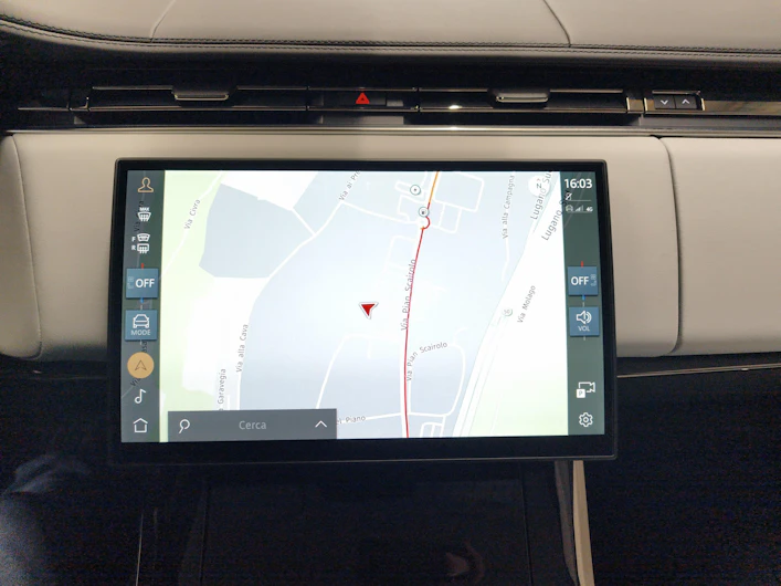 immagine del veicolo LAND ROVER RANGE ROVER SPORT