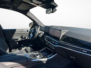https://vehicle.imgix.net/4232318/6d6a57df-8e60-43c7-8144-c2cf8c83382b.jpg