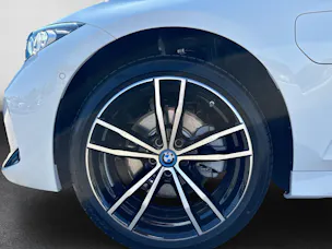 BMW 330e M Sport  xDrive Touring G21 (CH) AHK 1.5T📍