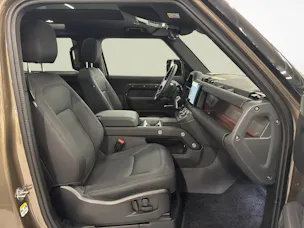 Land Rover Defender 90 3.0 D I6 250 X-Dynamic SE