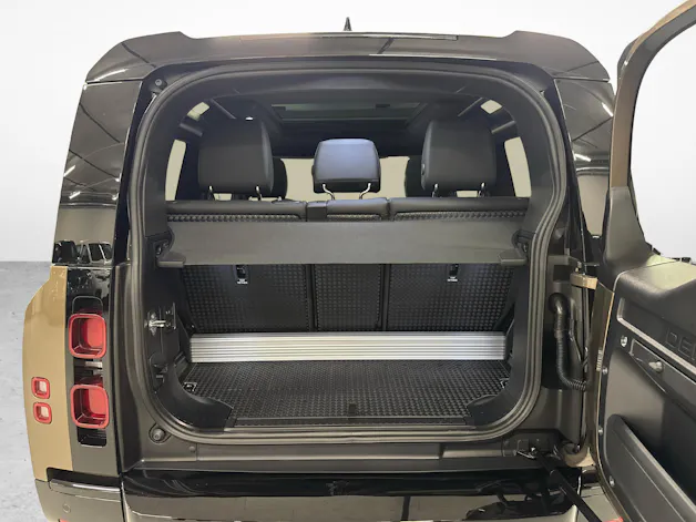 Land Rover Defender 90 3.0 D I6 250 X-Dynamic SE