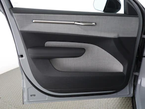 https://vehicle.imgix.net/4232488/504b7cb1-4471-4788-b389-16298fcc7997.jpg