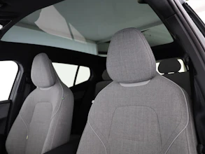 https://vehicle.imgix.net/4232488/9b9d1ef1-2681-4166-87dc-96aa33633f1e.jpg