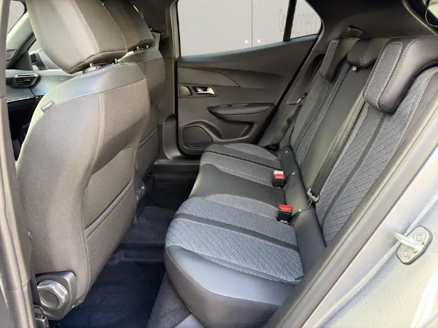 Peugeot 2008 1.2 Hybrid 145 Allure Premium