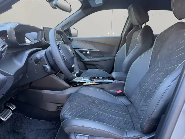 Peugeot 2008 1.2 Hybrid 145 GT