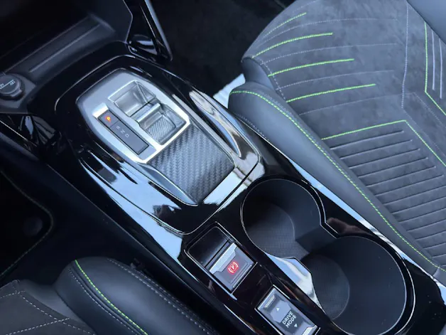 Peugeot 2008 1.2 Hybrid 145 GT