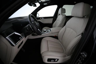 https://vehicle.imgix.net/4232902/ce89cdb0-2b1a-4b8e-8512-9bba7ac05bd8.jpg