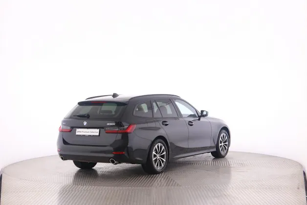 BMW 330i xDrive Touring