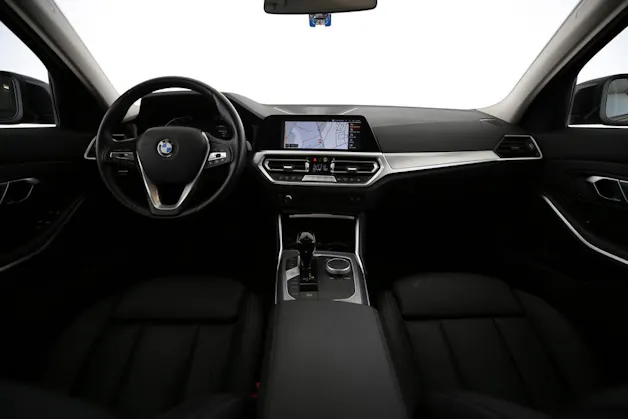 BMW 330i xDrive Touring