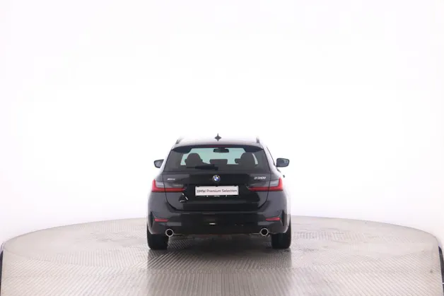 BMW 330i xDrive Touring