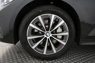 BMW 330i xDrive Touring