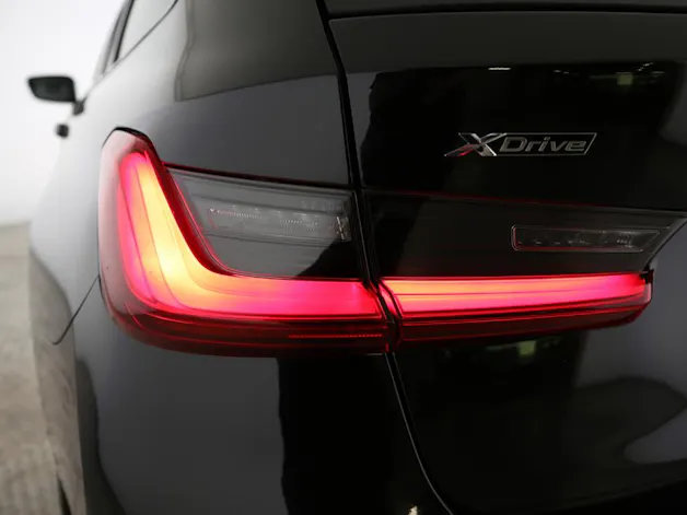 BMW 330i xDrive Touring