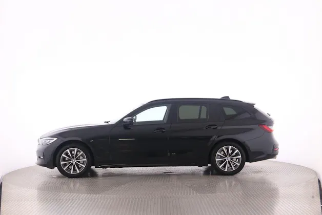 BMW 330i xDrive Touring