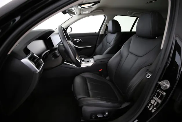 BMW 330i xDrive Touring