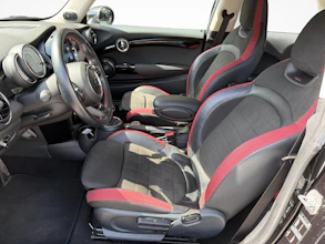 https://vehicle.imgix.net/4233130/06425e7f-4014-45e5-9dab-e7b27b7d9f48.jpg