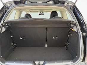 https://vehicle.imgix.net/4233130/123cb2dd-6a9b-48f7-8d48-64cc805652d4.jpg