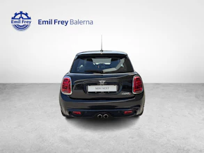 https://vehicle.imgix.net/4233130/258b2567-9c56-4404-b077-b6b9f5ea9e86.jpg