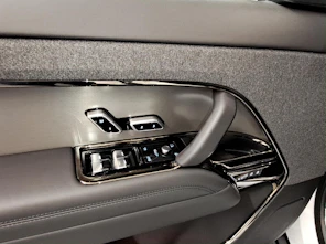 Fahrzeugbild LAND ROVER Range Rover Sport 3.0 I6 300 SE Dynamic