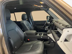 Land Rover Defender 110 3.0 D I6 300 SE