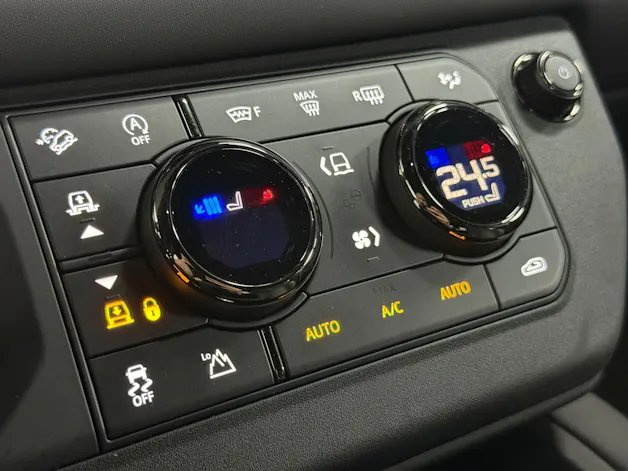 Land Rover Defender 110 4.4 V8 Octa