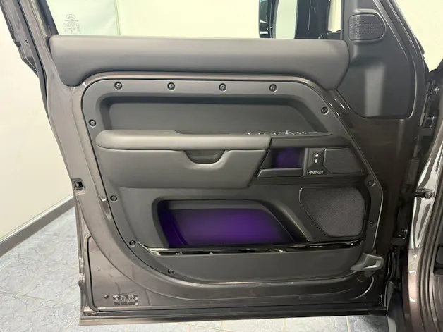 Land Rover Defender 110 4.4 V8 Octa