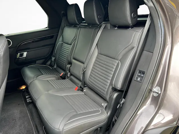 Land Rover Discovery 3.0 D I6 300 R-Dynamic HSE