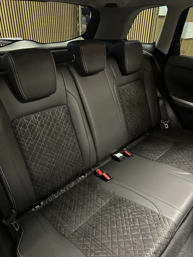 Suzuki Vitara 1.4 T Sakura Top Hybrid 4x4