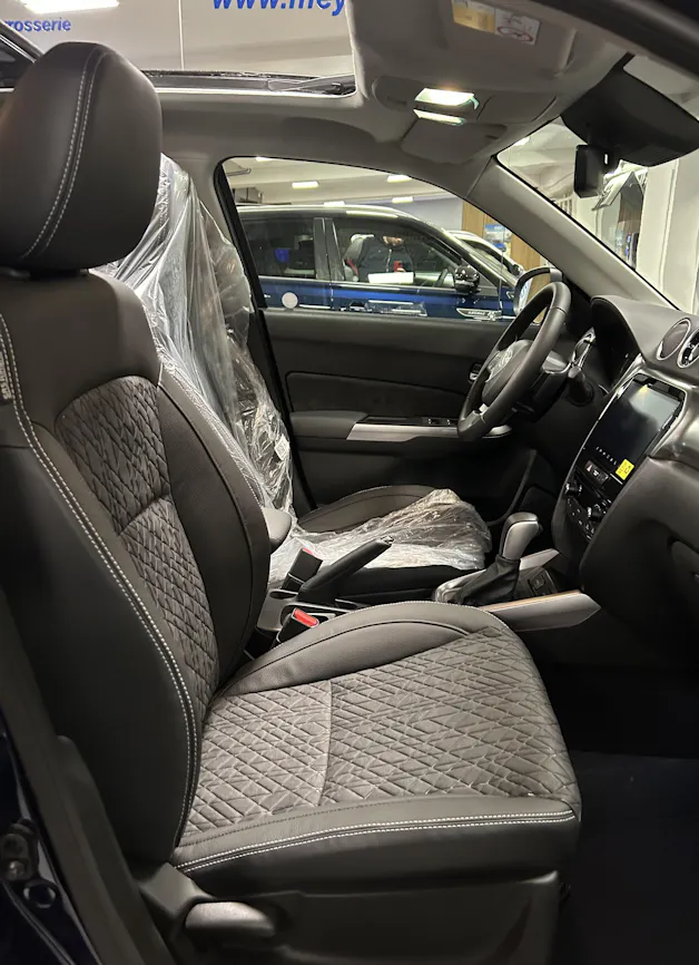 Suzuki Vitara 1.4 T Sakura Top Hybrid 4x4