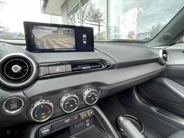 Mazda MX-5 RF Skyactiv-G 132 Exclusive-line