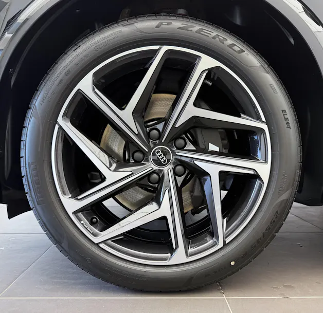 Audi SQ6 e-tron quattro