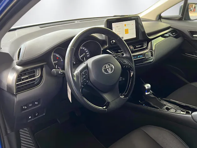 Toyota C-HR 2.0 VVTi HSD Trend