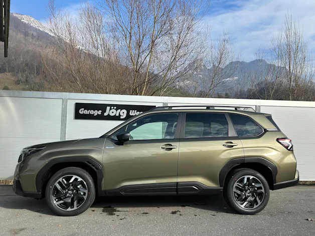 Subaru Forester Station 2.0i e-Boxer Swiss Plus