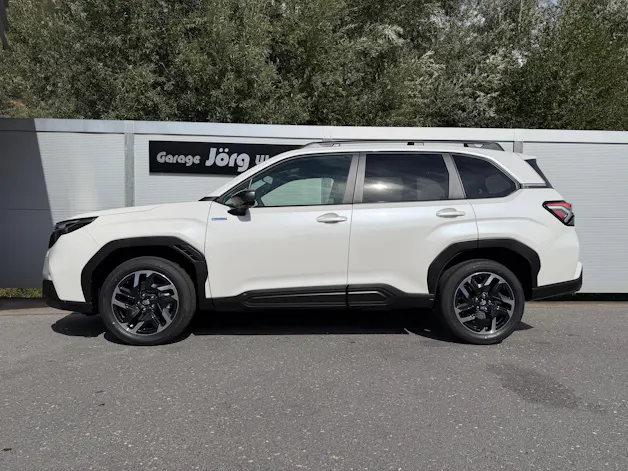 Subaru Forester Station 2.0i e-Boxer Swiss Plus
