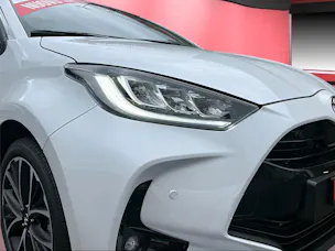 Toyota Yaris 1.5 VVT-i HSD Trend