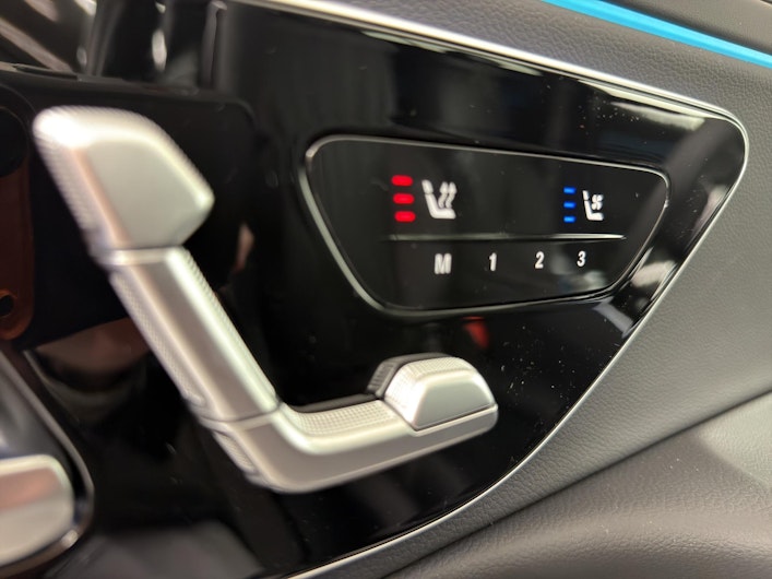 image du véhicule MERCEDES-BENZ E 220