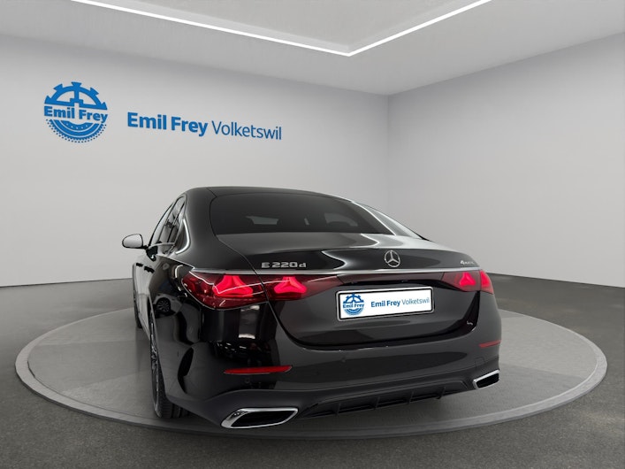 image du véhicule MERCEDES-BENZ E 220