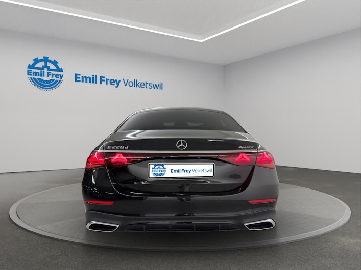 image du véhicule MERCEDES-BENZ E 220